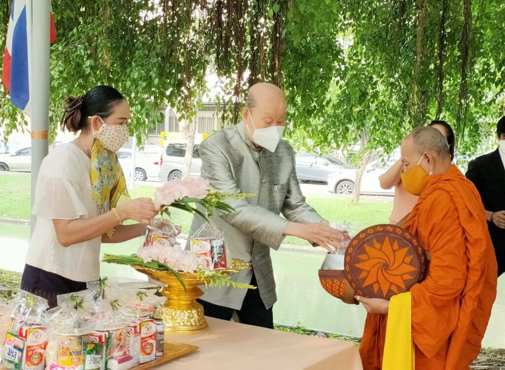 มสธ. จัดพิธี “ทำบุญ เวียนเทียน ฟังธรรม วันมาฆบูชา”